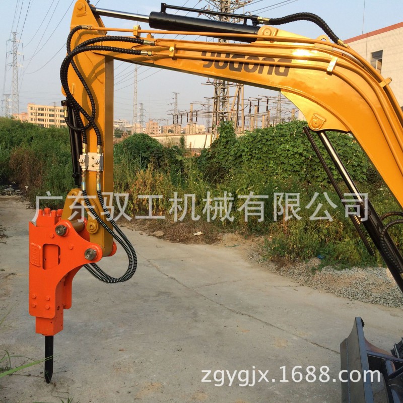 馭工廠家直銷市政工程挖微型挖掘機(jī)團(tuán)購價只要12.6萬