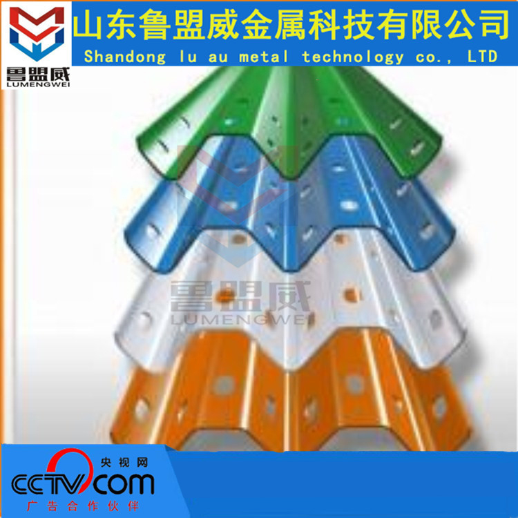 黑龍江廠家 熱銷(xiāo)三波波形護(hù)欄板 防撞設(shè)施 波形護(hù)欄