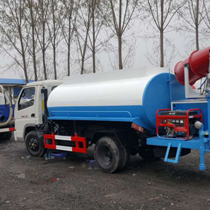 時風風順灑水加霧炮、魯品環(huán)衛(wèi)灑水車 灑水車廠家 吸糞車價格