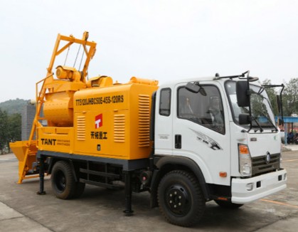 天拓重工移動(dòng)式攪拌輸送一體機(jī)，攪拌泵車質(zhì)量好的廠家，價(jià)格便宜