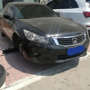 汽車(chē)換胎 汽車(chē)救援