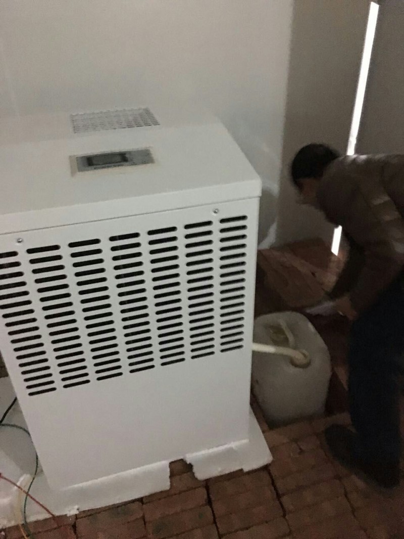 武漢耐低溫除濕機，醫(yī)用陰涼庫低溫抽濕機