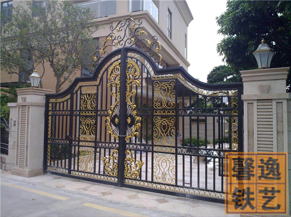 馨逸裝飾生產(chǎn)供應(yīng) 高端小區(qū)鐵藝大門(mén) 鑄造鐵藝大門(mén) 鋁合金鐵藝大門(mén)品質(zhì)保證